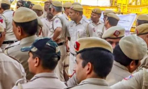 सीएम के काफिले के सामने आई स्कूली बस, सुरक्षा चूक में 7 पुलिसकर्मी दोषी करार