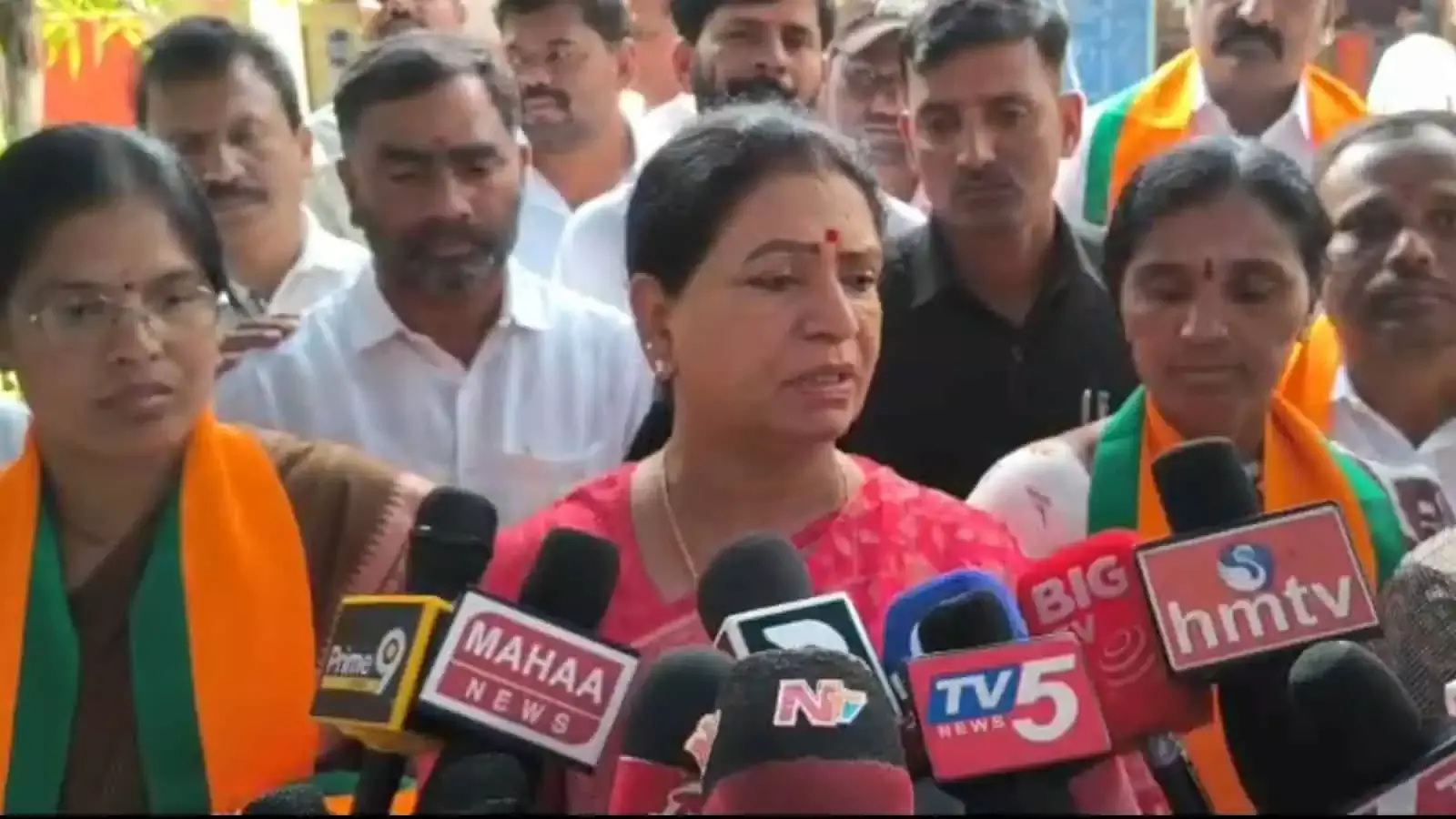 नारायणपेट में BJP जीती, BRS ने 3 और कांग्रेस ने 2 नगर पालिकाओं में जीत हासिल की नारायणपेट में BJP जीती, BRS ने 3 और कांग्रेस ने 2 नगर पालिकाओं में जीत हासिल की