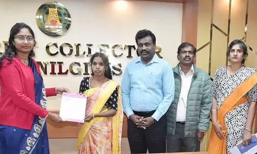 Tamil Nadu : पद्म श्री से सम्मानित दिवंगत आदिवासी चित्रकार की पत्नी को सरकारी नौकरी मिली