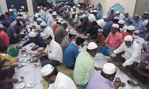 Ramadan के रोज़े के लिए 8,700 टन हरा चावल दिया गया Ramadan के रोज़े के लिए 8,700 टन हरा चावल दिया गया
