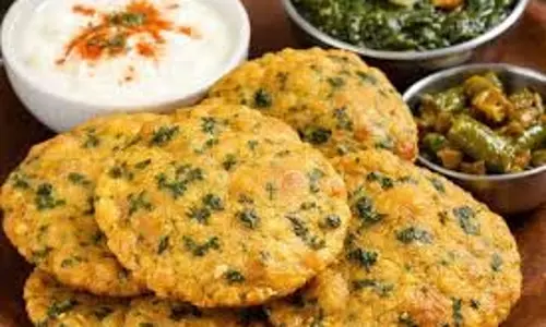 Makki Methi Ki Puri: घर पर बनाएं मक्की मेथी की पूरी, स्वाद लगेगा मजेदार Makki Methi Ki Puri: घर पर बनाएं मक्की मेथी की पूरी, स्वाद लगेगा मजेदार