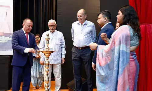 Indore : राष्ट्र-निर्माण का युवाओं के नेतृत्व से गहरा संबंध है, निदेशक प्रो. हिमांशु राय ने कहा Indore : राष्ट्र-निर्माण का युवाओं के नेतृत्व से गहरा संबंध है, निदेशक प्रो. हिमांशु राय ने कहा