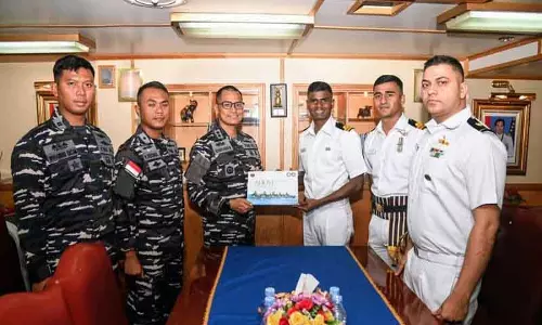 इंडोनेशिया, UAE, बांग्लादेश के नौसैनिक जहाज़ Indian Navy में शामिल इंडोनेशिया, UAE, बांग्लादेश के नौसैनिक जहाज़ Indian Navy में शामिल