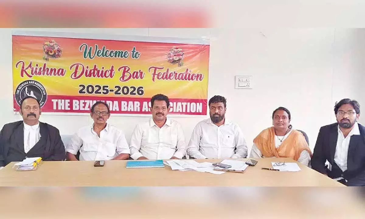 Andhra: वकीलों ने हैदराबाद के वकील की हत्या की निंदा की Andhra: वकीलों ने हैदराबाद के वकील की हत्या की निंदा की