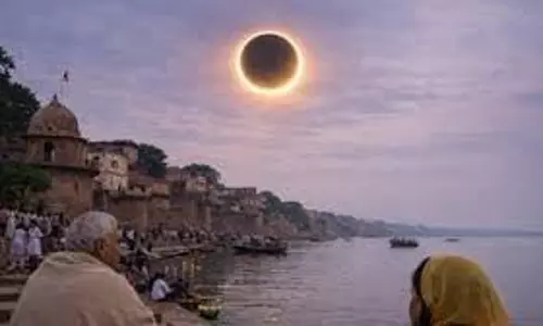 Falgun Amavasya 2026: फाल्गुन अमावस्या पर करें पितृ निवारण स्तोत्र का पाठ, मिलेगी पितरों की कृपा Falgun Amavasya 2026: फाल्गुन अमावस्या पर करें पितृ निवारण स्तोत्र का पाठ, मिलेगी पितरों की कृपा