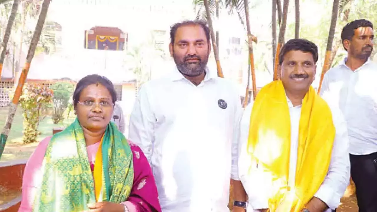 Telangana: एमबीएनआर कॉर्पोरेशन में कांग्रेस की जीत पर अनिरुद्ध खुश Telangana: एमबीएनआर कॉर्पोरेशन में कांग्रेस की जीत पर अनिरुद्ध खुश