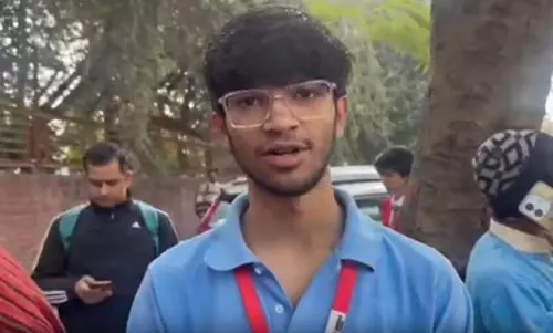 CBSE 10वीं बोर्ड का पहला दिन: तैयारी पूरी, उत्साहित के साथ नर्वस भी छात्र; छात्रों ने साझा किया अनुभव