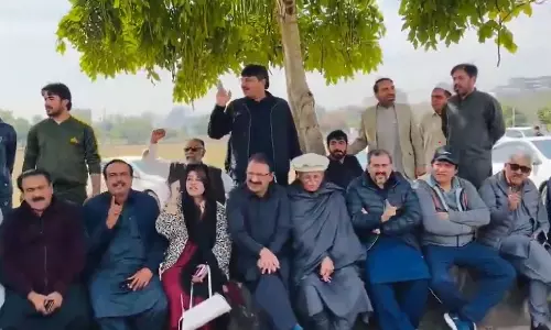 Pakistan में राजनीतिक गतिरोध और बढ़ा, PTI ने आंदोलन तेज करने का संकेत दिया