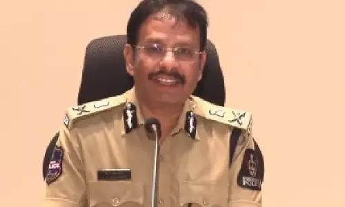 Hyderabad में बच्चों की सुरक्षा को लेकर फर्जी खबरों से बचाव की जानकारी दी गई Hyderabad में बच्चों की सुरक्षा को लेकर फर्जी खबरों से बचाव की जानकारी दी गई