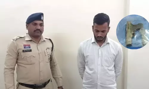 गुढ़ियारी में पिस्टल-मैग्जीन लेकर घूम रहा डीडी नगर का युवक गिरफ्तार गुढ़ियारी में पिस्टल-मैग्जीन लेकर घूम रहा डीडी नगर का युवक गिरफ्तार