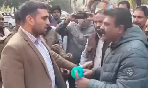 गुहला विधायक पर SDM को खिलौना देने का मामला दर्ज