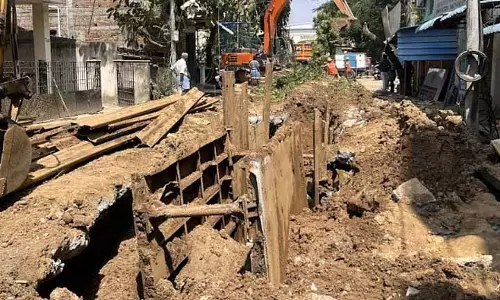 अडंबक्कम के निवासियों ने CMWSSB से जल्द ही सीवेज और SWD का काम पूरा करने की अपील की अडंबक्कम के निवासियों ने CMWSSB से जल्द ही सीवेज और SWD का काम पूरा करने की अपील की