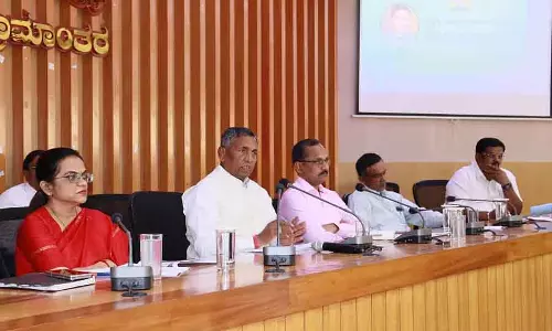 स्थानीय लोगों के लिए रोज़गार पहली प्राथमिकता है: K.H. Muniyappa स्थानीय लोगों के लिए रोज़गार पहली प्राथमिकता है: K.H. Muniyappa
