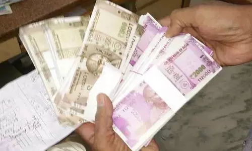 Hosakote ; इस्पीट अड्डे पर रेड के बाद 15 लोग अरेस्ट, ₹2.52 लाख ज़ब्त Hosakote ; इस्पीट अड्डे पर रेड के बाद 15 लोग अरेस्ट, ₹2.52 लाख ज़ब्त