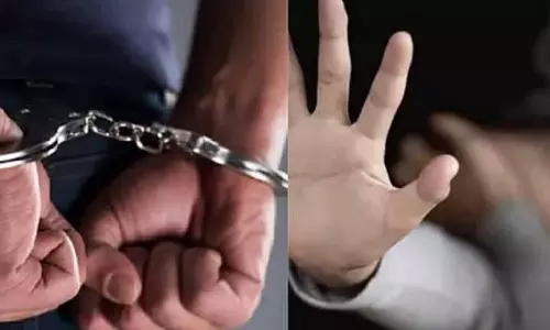 Namakkal में हेडमास्टर ने पांचवीं क्लास की स्टूडेंट का यौन उत्पीड़न किया, गिरफ्तार Namakkal में हेडमास्टर ने पांचवीं क्लास की स्टूडेंट का यौन उत्पीड़न किया, गिरफ्तार