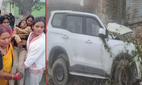बदमाश पकड़ने गई पुलिस की गाड़ी पेड़ से टकराई, एक दारोगा की मौत, दो घायल बदमाश पकड़ने गई पुलिस की गाड़ी पेड़ से टकराई, एक दारोगा की मौत, दो घायल