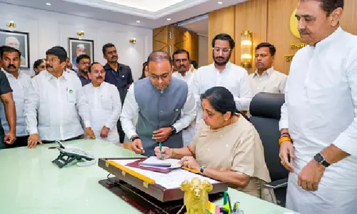 Sunetra Pawar NCP की नेशनल प्रेसिडेंट बनने के लिए तैयार Sunetra Pawar NCP की नेशनल प्रेसिडेंट बनने के लिए तैयार