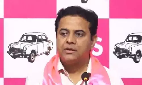 KTR ने तेलंगाना निकाय चुनावों के दौरान कांग्रेस की ‘गुंडागर्दी’ की निंदा की KTR ने तेलंगाना निकाय चुनावों के दौरान कांग्रेस की ‘गुंडागर्दी’ की निंदा की