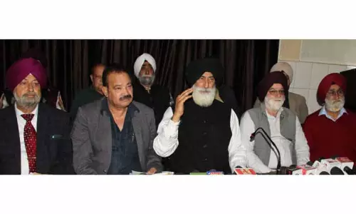 RTI एक्टिविस्ट का आरोप है कि J&K में AMRIT फार्मेसी की बढ़ी हुई खरीद से करोड़ों का नुकसान