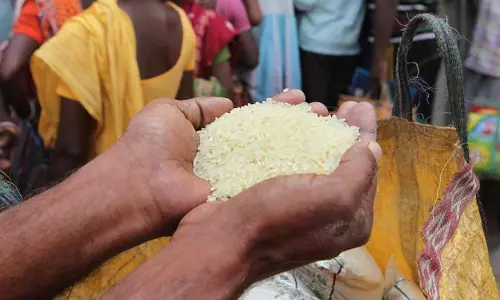 फ्री में राशन मिलना बंद, सरपंच पावर दिखाकर सरकार को दिखा रहा ठेंगा