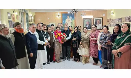 DDC सदस्य सजरा कादर नेशनल कॉन्फ्रेंस में शामिल हुईं DDC सदस्य सजरा कादर नेशनल कॉन्फ्रेंस में शामिल हुईं
