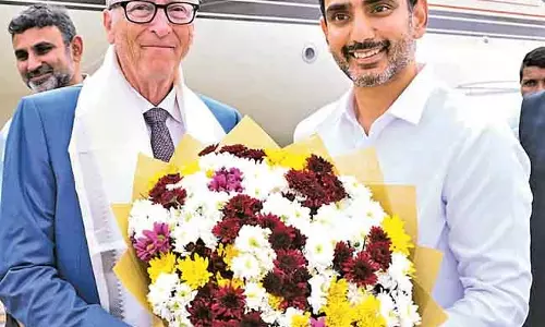 Andhra : नारा लोकेश ने बिल गेट्स का स्वागत किया Andhra : नारा लोकेश ने बिल गेट्स का स्वागत किया