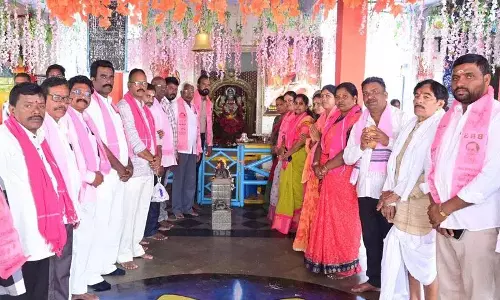 KCR के जन्मदिन के मौके पर मंदिरों में खास पूजा-अर्चना