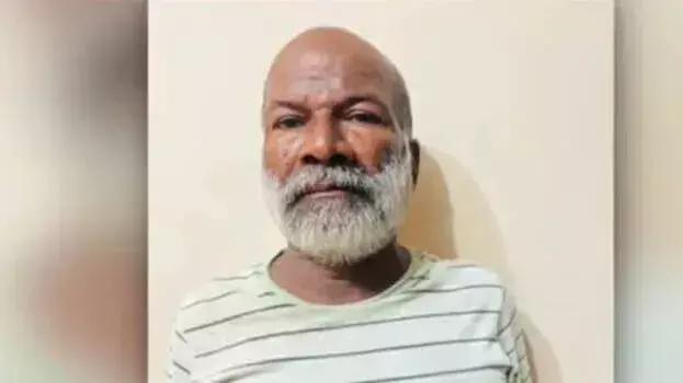 kerala: बेटे ने महिला को कुर्सी सहित बाहर फेंका, गंभीर चोटों से मौत kerala: बेटे ने महिला को कुर्सी सहित बाहर फेंका, गंभीर चोटों से मौत
