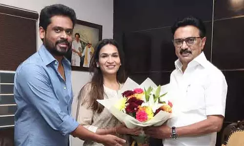 Tamil Nadu : विद लव फिल्म के मेकर्स ने मुख्यमंत्री एम.के. स्टालिन से मुलाकात की Tamil Nadu : विद लव फिल्म के मेकर्स ने मुख्यमंत्री एम.के. स्टालिन से मुलाकात की