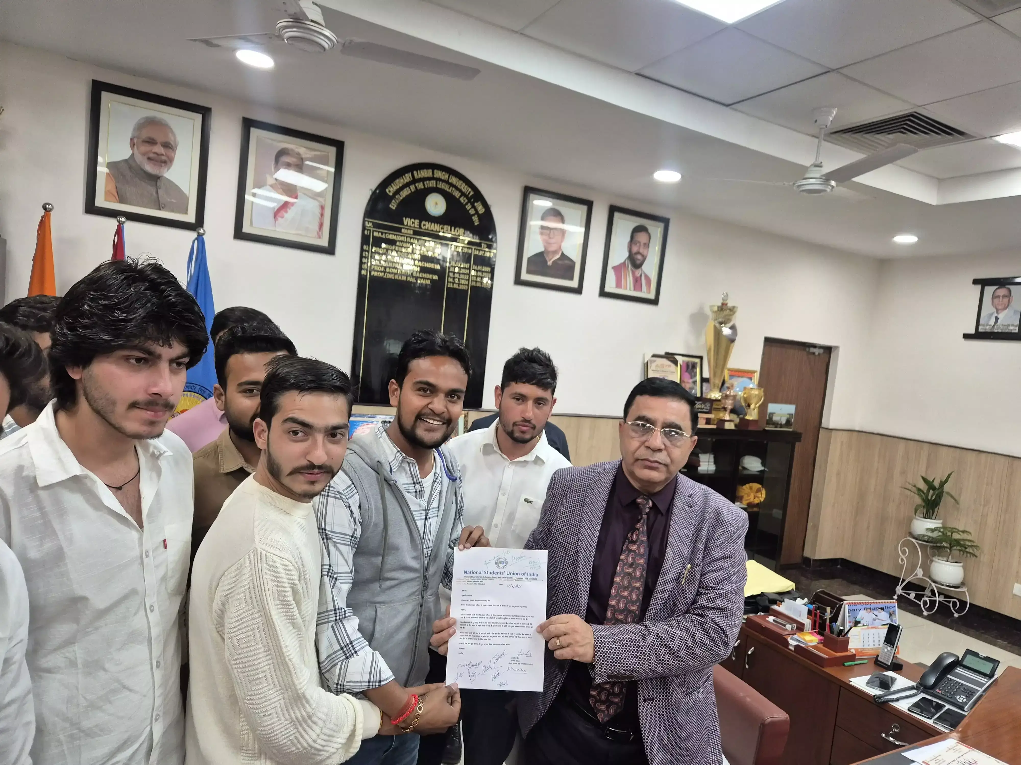 Jind: NSUI ने विश्वविद्यालय प्रशासन पर उठाए सवाल Jind: NSUI ने विश्वविद्यालय प्रशासन पर उठाए सवाल