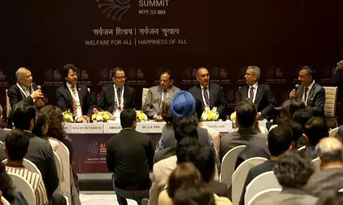 इनोवेटर्स को हेल्थकेयर एक्सपर्ट्स के साथ मिलकर AI बनाना चाहिए, वैलिडेशन पक्का करना चाहिए: Dr. VK Paul इनोवेटर्स को हेल्थकेयर एक्सपर्ट्स के साथ मिलकर AI बनाना चाहिए, वैलिडेशन पक्का करना चाहिए: Dr. VK Paul
