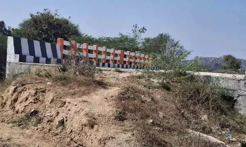 High Level Bridge इस्तेमाल में नहीं है जो मेडक लिमिट में 95 लाख में बना