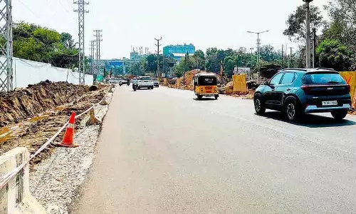 Sikh Village-पैराडाइज सर्कल रोड फिर से बनी, गाड़ी चलाने वालों को राहत मिली