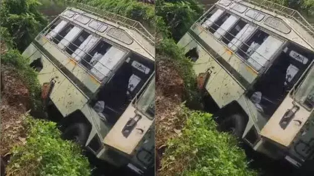 kerala: राजधानी में स्कूल वैन नहर में गिरने से 27 लोग घायल
