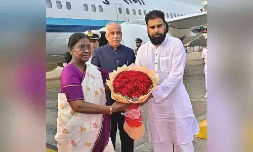 भारत की राष्ट्रपति Draupadi Murmu विशाखापत्तनम पहुंच गई