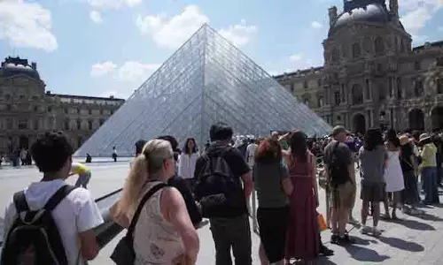 Louvre में €10M टिकट धोखाधड़ी 10 साल तक चलती रही
