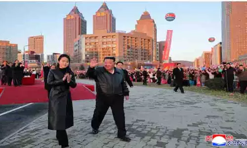 North Korea ने कांग्रेस से पहले युद्ध में मारे गए लोगों के परिवारों के लिए घर बनाए North Korea ने कांग्रेस से पहले युद्ध में मारे गए लोगों के परिवारों के लिए घर बनाए