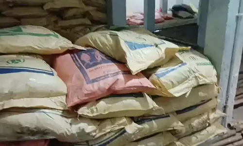 कृषि विभाग की छापेमारी, कोल्ड स्टोर से एक्सपायरी बीज जब्त