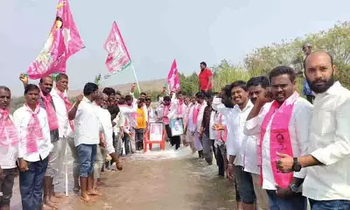 गोदावरी के थोगुटा में KCR का जन्मदिन मनाया गया