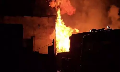 LIVE VIDEO: केमिकल फैक्ट्री में भीषण आग