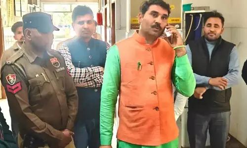 Kaithal: विधायक जांबा ने स्थानीय सुविधाओं का मूल्यांकन किया Kaithal: विधायक जांबा ने स्थानीय सुविधाओं का मूल्यांकन किया