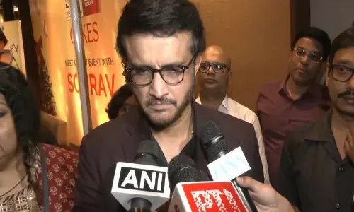 इमरान खान का ख्याल रखना जरूरी है: Sourav Ganguly इमरान खान का ख्याल रखना जरूरी है: Sourav Ganguly