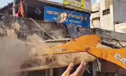 रायपुर: संतोषी नगर में अतिक्रमण रोधी अभियान जारी रायपुर: संतोषी नगर में अतिक्रमण रोधी अभियान जारी
