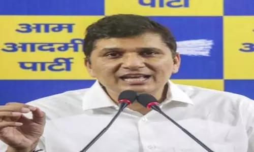 Delhi भाजपा ने आप नेता सौरभ भारद्वाज के अखबार जलाने की आलोचना की Delhi भाजपा ने आप नेता सौरभ भारद्वाज के अखबार जलाने की आलोचना की