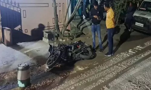 CG BREAKING: कट्टे की नोक पर सराफा कारोबारी से लूट, हमलावर फरार CG BREAKING: कट्टे की नोक पर सराफा कारोबारी से लूट, हमलावर फरार