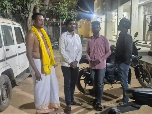 बस्तर पुलिस ने विधायक प्रत्याशी रहे नेता को लिया हिरासत में बस्तर पुलिस ने विधायक प्रत्याशी रहे नेता को लिया हिरासत में