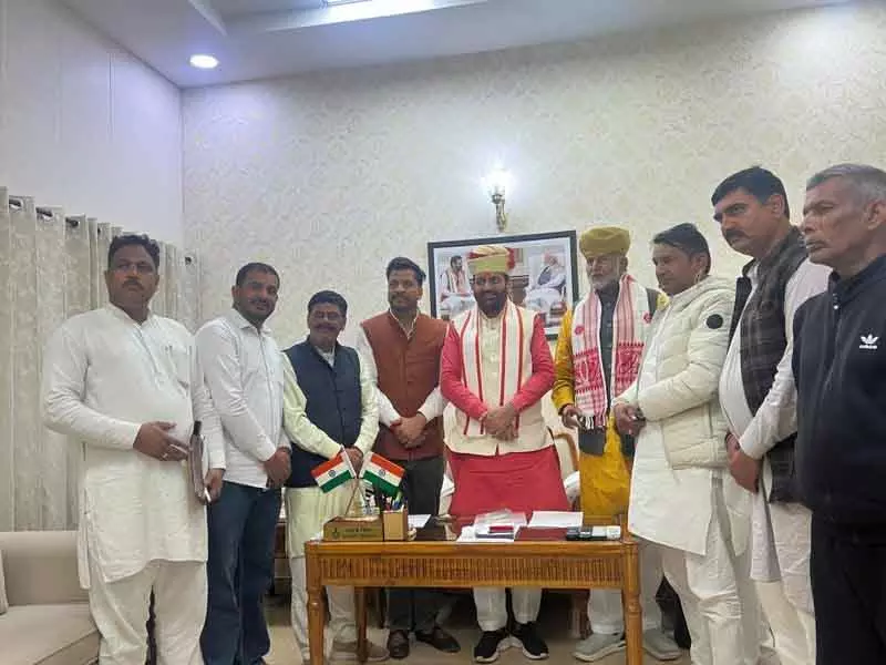 Mahendragarh के सरपंचों ने CM से मुलाकात कर IMT और किले के रेनोवेशन प्रोजेक्ट्स पर की चर्चा Mahendragarh के सरपंचों ने CM से मुलाकात कर IMT और किले के रेनोवेशन प्रोजेक्ट्स पर की चर्चा