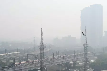 रुकी हवा की रफ्तार, एक्यूआई पहुंचा खतरे के निशान के पार, बारिश और तेज हवा की फिर बन रही है संभावनाएं रुकी हवा की रफ्तार, एक्यूआई पहुंचा खतरे के निशान के पार, बारिश और तेज हवा की फिर बन रही है संभावनाएं
