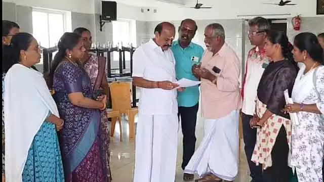 Tamil Nadu ; कंप्यूटर पर टाइपिंग टेस्ट के आदेश को वापस लेने की मांग Tamil Nadu ; कंप्यूटर पर टाइपिंग टेस्ट के आदेश को वापस लेने की मांग