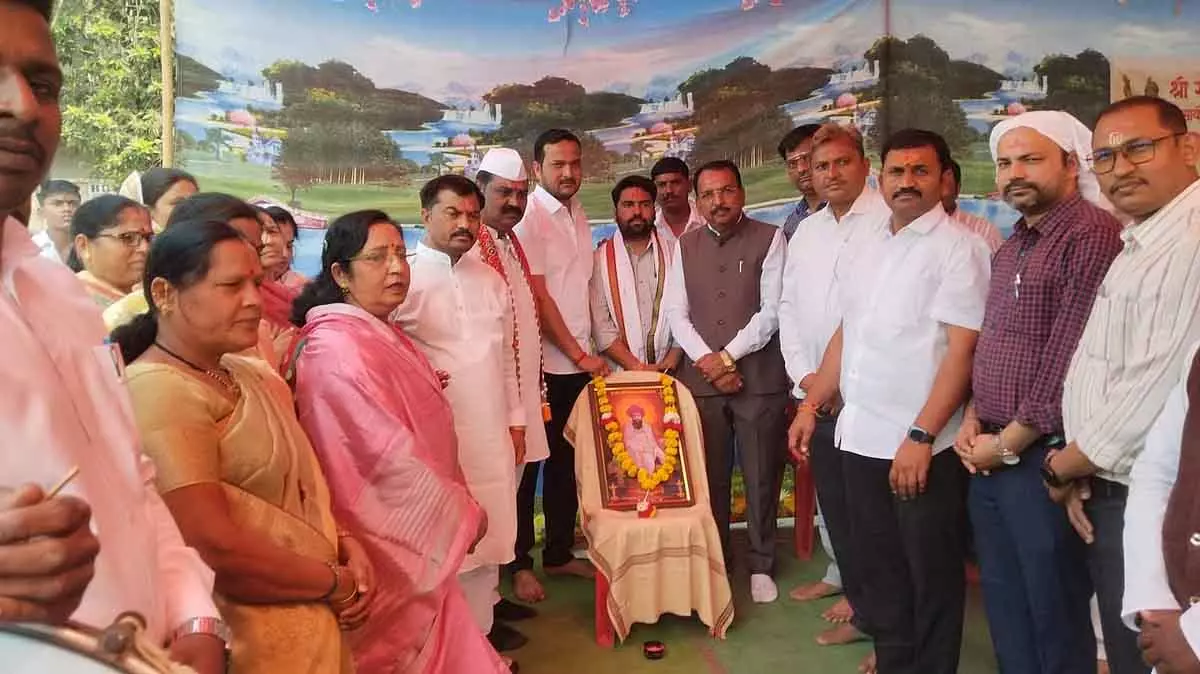 Maharashtra : रभणी में संत सेवालाल महाराज की जयंती श्रद्धा से मनाई गई Maharashtra : रभणी में संत सेवालाल महाराज की जयंती श्रद्धा से मनाई गई